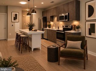 989 S Buchanan St Unit 211, Arlington, VA 22204