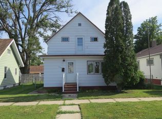 526 4th St SE, Jamestown, ND 58401