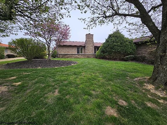 4th image of 127 Fairlawn Dr