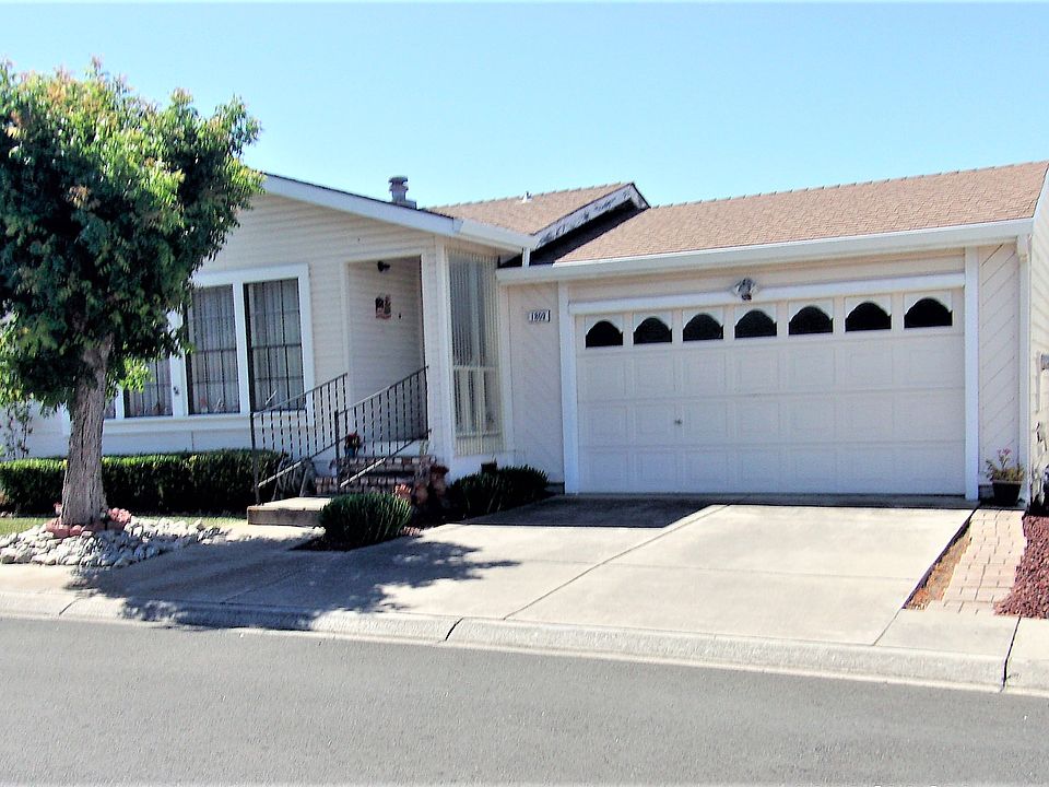 1st image of 1809 Paris Ln