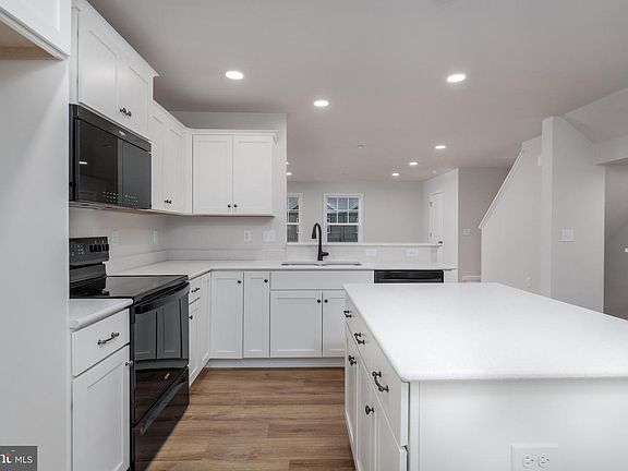 4th image of 166 Highpoint Park Dr