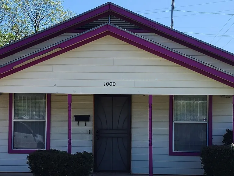 1000 E Tucker St — Photo 1