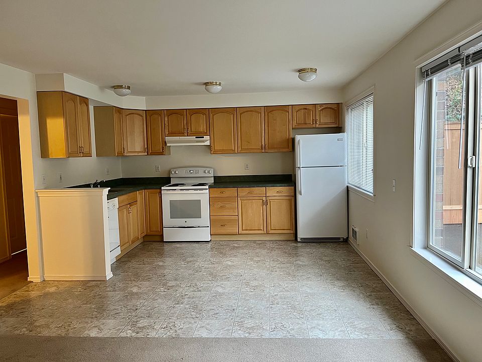 1st image of 9046 Greenwood Ave N #2