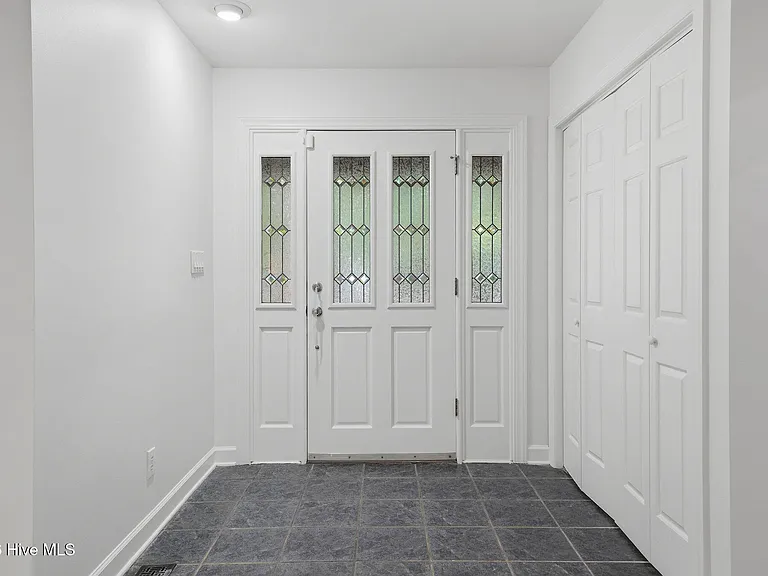 6253 Cattail Ct — Photo 8