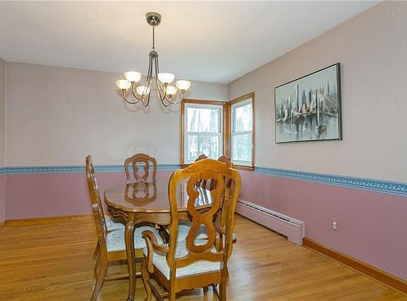 5th image of 24 Woodside Dr