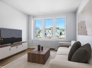 16014 Hillside Ave #302, Jamaica, NY 11432