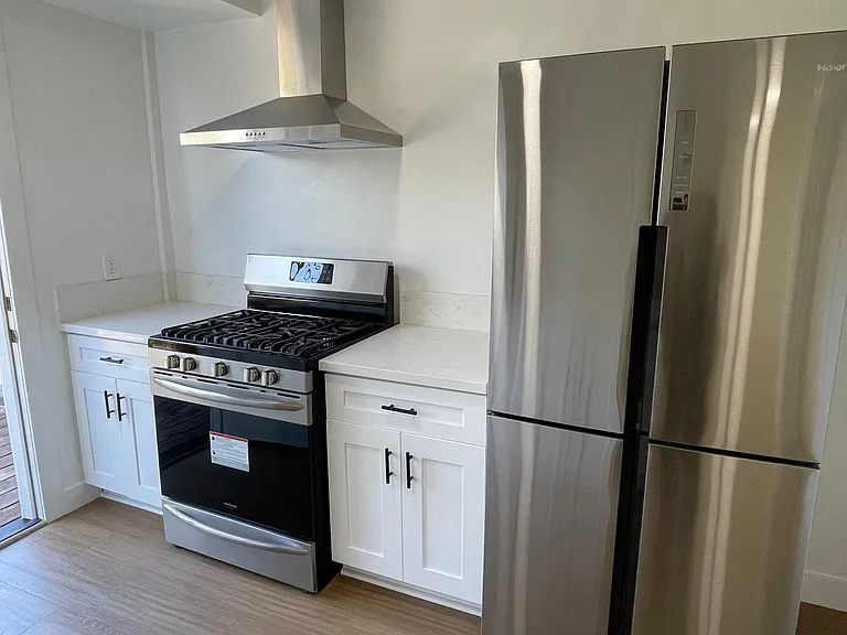2097 Valley View Blvd #B-1/2 — Photo 7