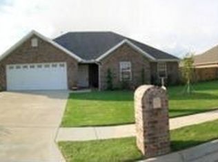 816 Grant Ave, Prairie Grove, AR 72753