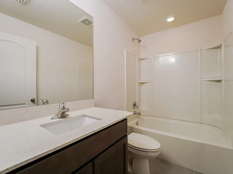 1167 Walden Blvd SE — Photo 13