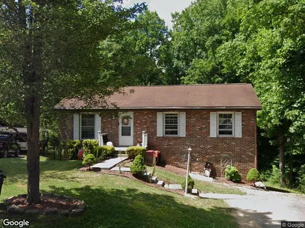 1243 Sunrise Dr, Bluefield, WV 24701