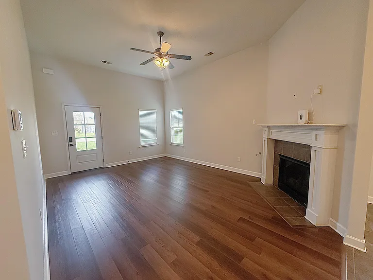 3543 Marion Ln — Photo 3