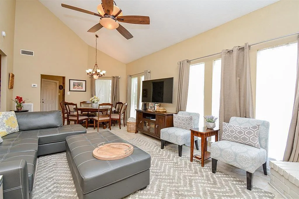 2 bed, 2.5 bath, 1802 sqft, $2,900 — Photo 3