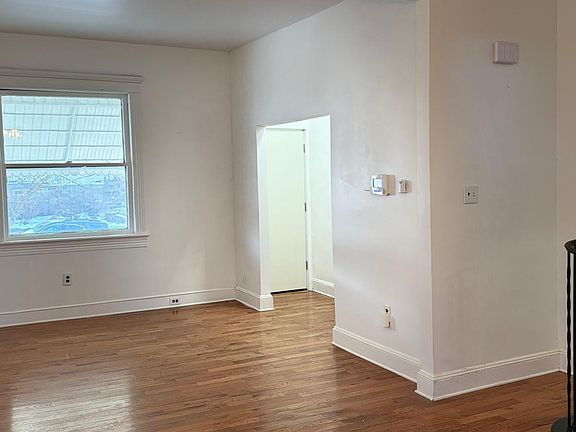 3rd image of 719 Hemlock St