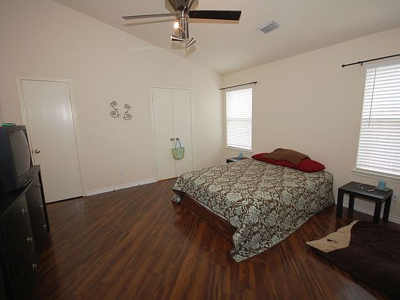 5th image of 4022 Bentwood Cir