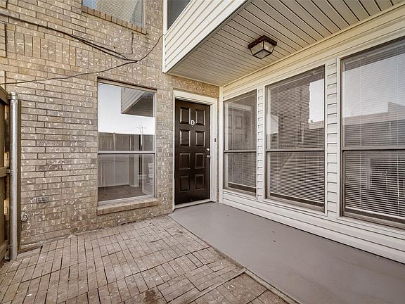 4th image of 2813 Meadow Park Dr APT D
