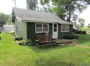 6101 Village Rd, Madison, SD 57042