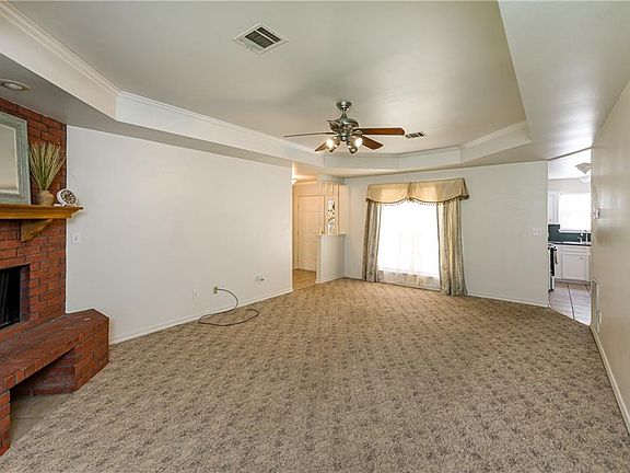 4th image of 4199 Oak Ln