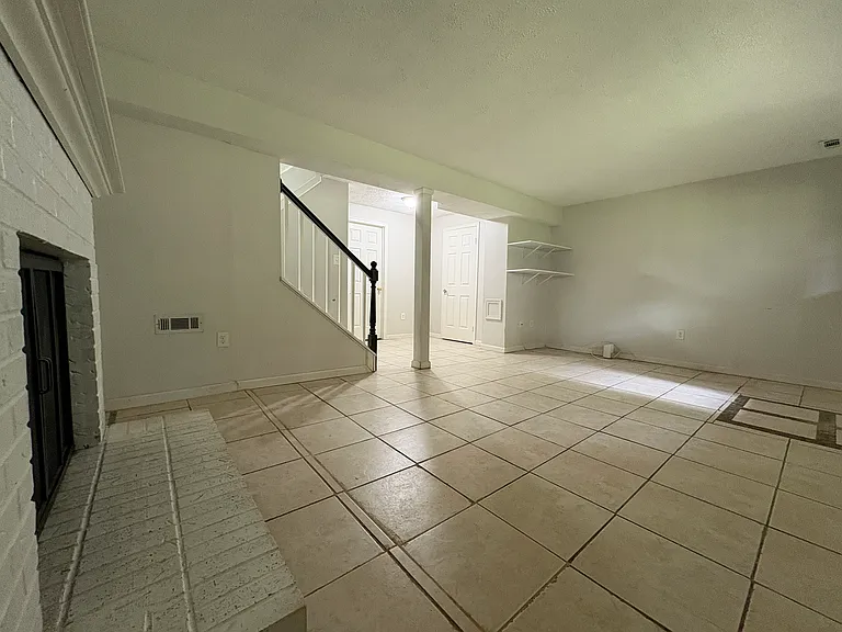 6613 Haydown Ct — Photo 19