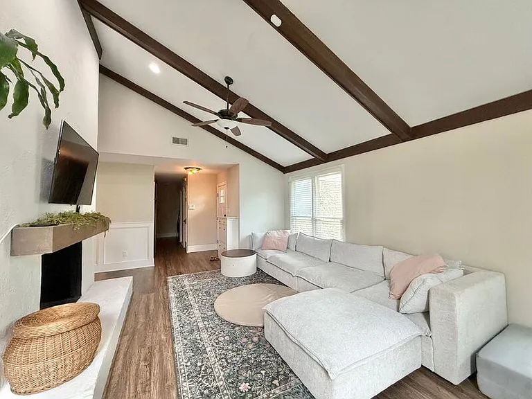 908 Plateau Ln — Photo 10