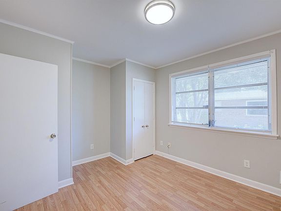 4th image of 1010 Duke Ave