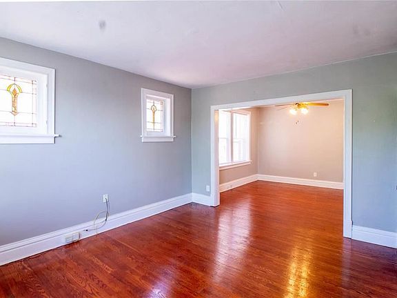 4th image of 4917 Lindenwood Ave Floor 2