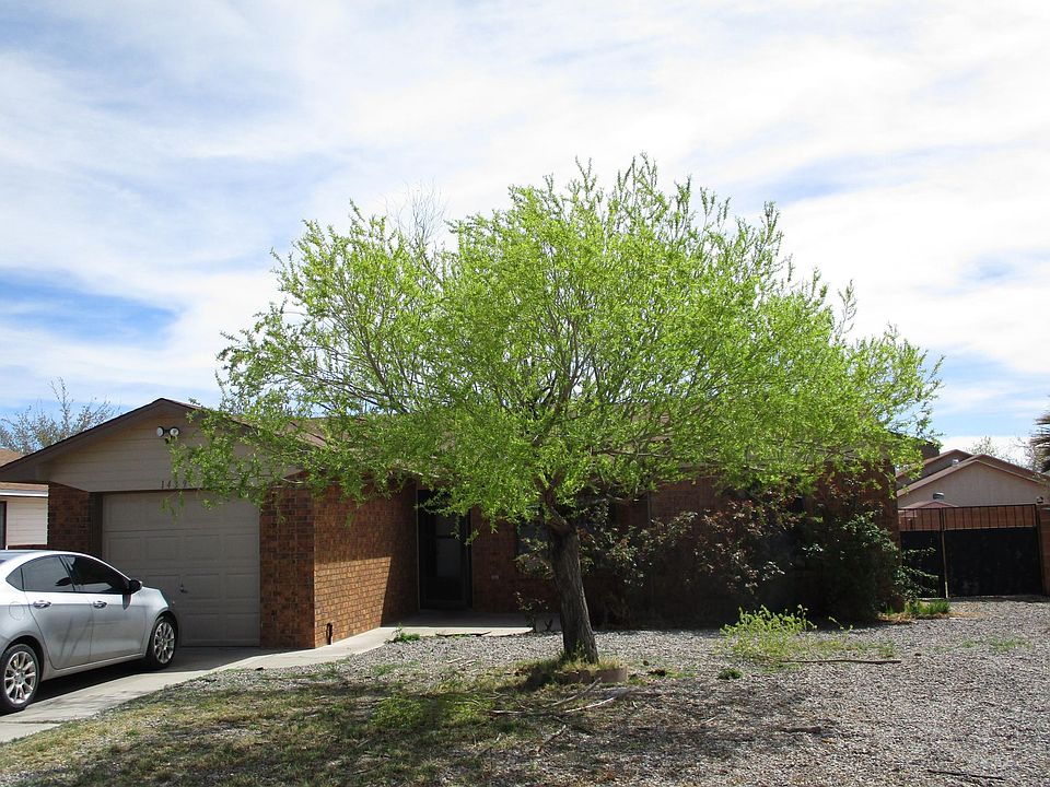 2nd image of 1439 Challenger Ave