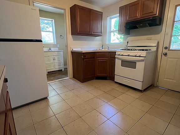 5th image of 1405 S Main St #2W