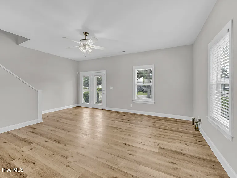 3234 Belmont Cir — Photo 6