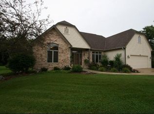 N20W26699 Sawgrass Ln, Pewaukee, WI 53072