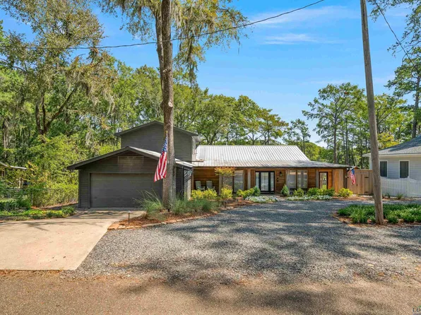 834 Cypress Dr, Karnack, TX 75661