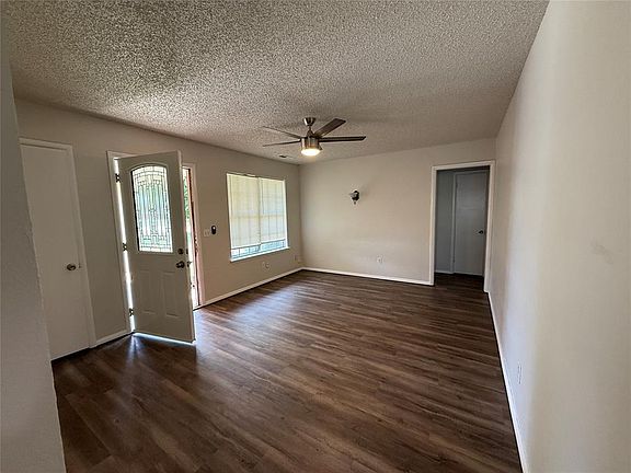 3rd image of 2209 Marshall Dr