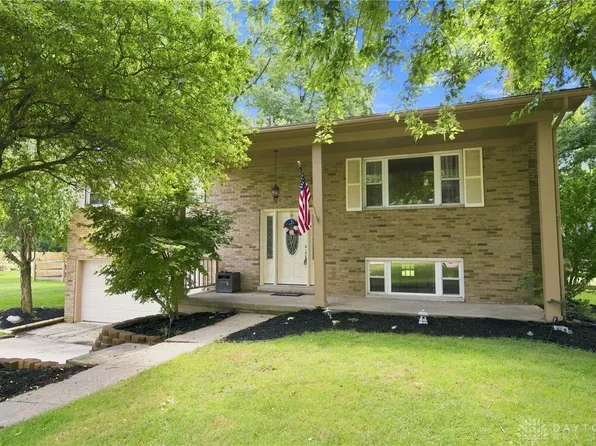 651 Charlotte Ave, Lebanon, OH 45036