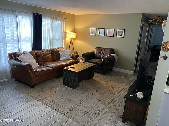 2nd image of 1039 Jersey St