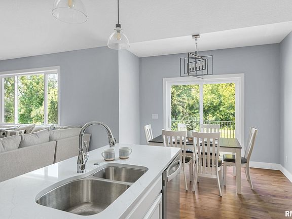 5th image of 4926 Willow Cir