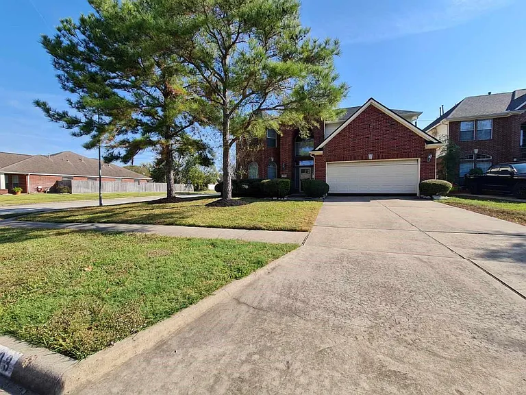 503 Nadia Way — Photo 2