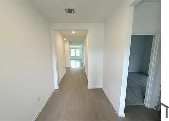 423 Amy St — Photo 2