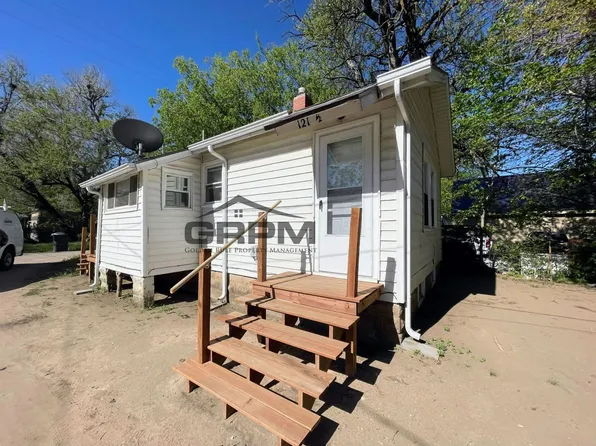 121 W 7th Ave, 121 W 7th Ave #1/2, Hutchinson, KS 67501