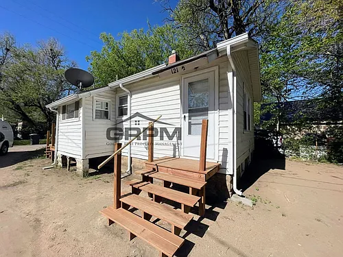 121 W 7th Ave Photo 1