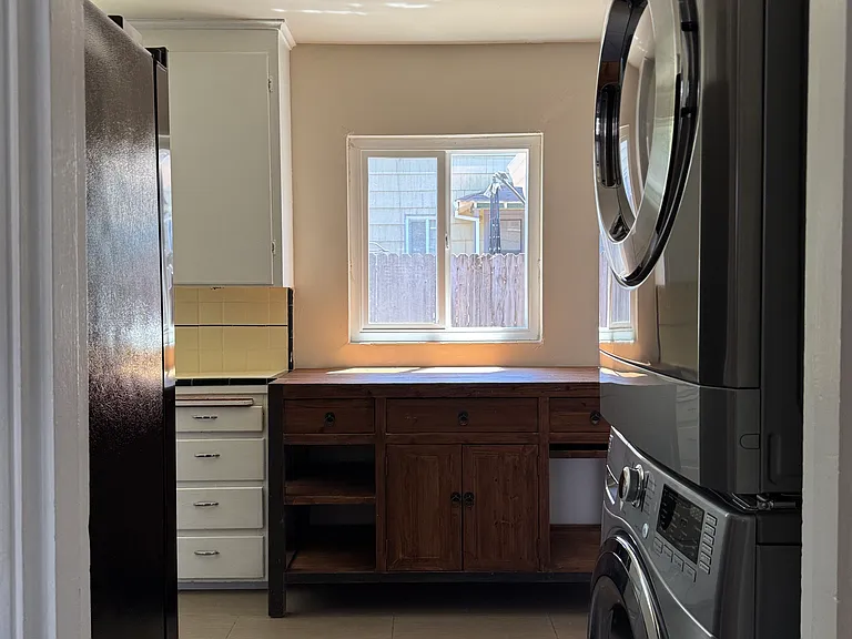 175 W I St #2 — Photo 3