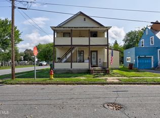29 Smith St, Glens Falls, NY 12801