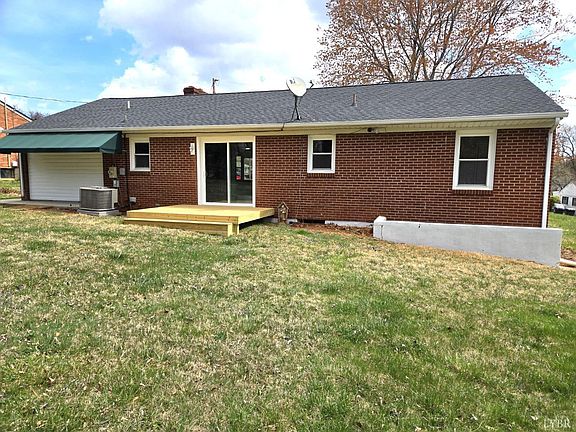 3rd image of 1501 Lynndale Pl