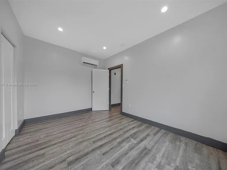 1020 SW 23rd Ave — Photo 11