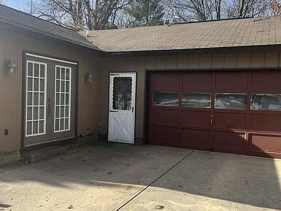 3rd image of 1195 Tanglewood Dr