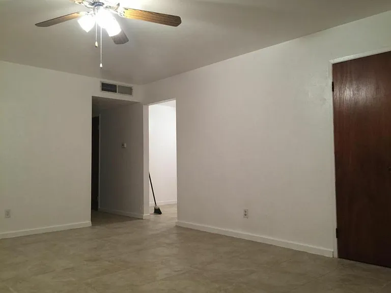 1019 S Demaree St — Photo 8