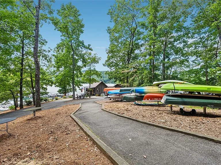 64 The Paddock — Photo 34