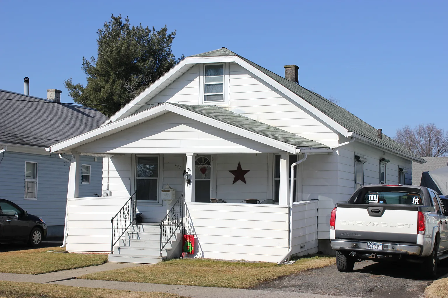 437 Phoenix Ave photo 1