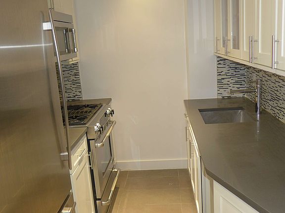 2nd image of 301 E 47th St APT 7E