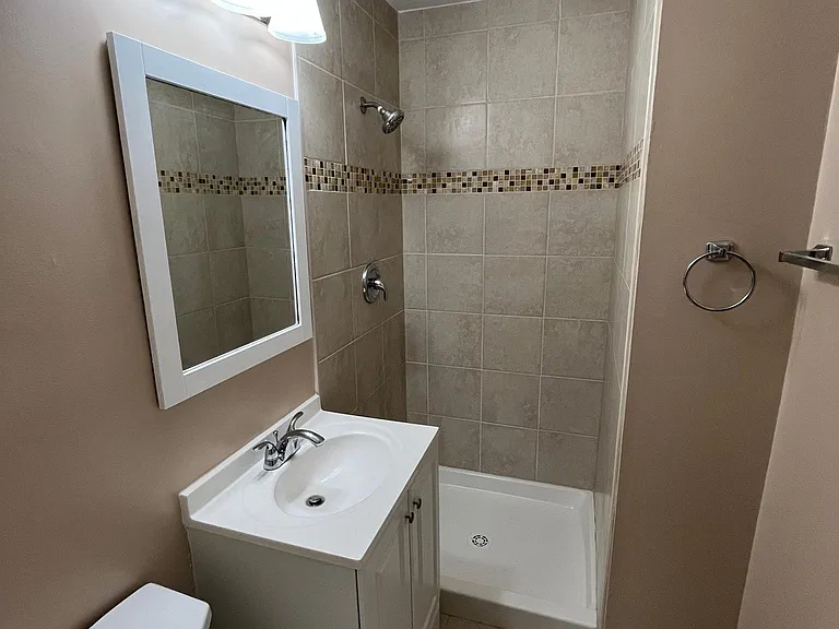 2090 Pilgrim Dr — Photo 12