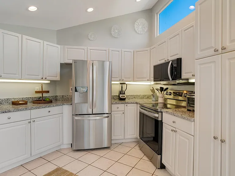 339 Avenida De Paradisio — Photo 19