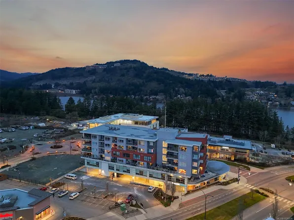 1311 Lakepoint Way #301, Langford, BC V9B 0S2